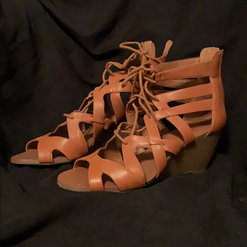 Jessica Simpson wedges